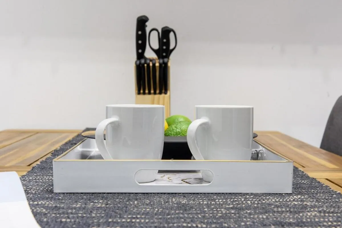 뉴욕 454-3W Prime Location 2Br Newly Furnished Sleeps 5 아파트 0*,  미국