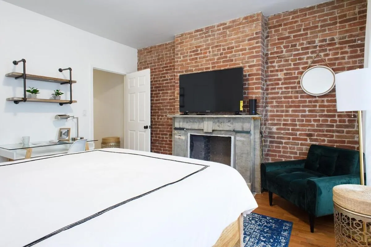 뉴욕 454-3W Prime Location 2Br Newly Furnished Sleeps 5 아파트 미국